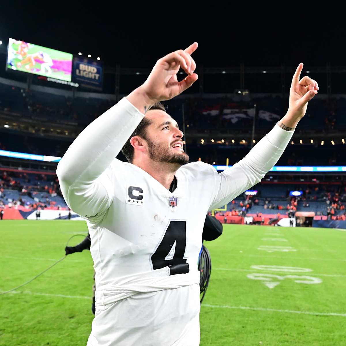 Las Vegas Raiders down the Seattle Seahawks in thrilling contest - Sports  Illustrated Las Vegas Raiders News, Analysis and More