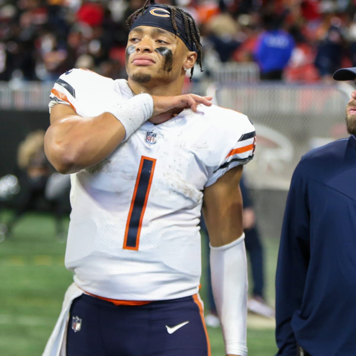 Justin Fields Undergoes X-Ray On Shoulder Injury After Bears' Loss