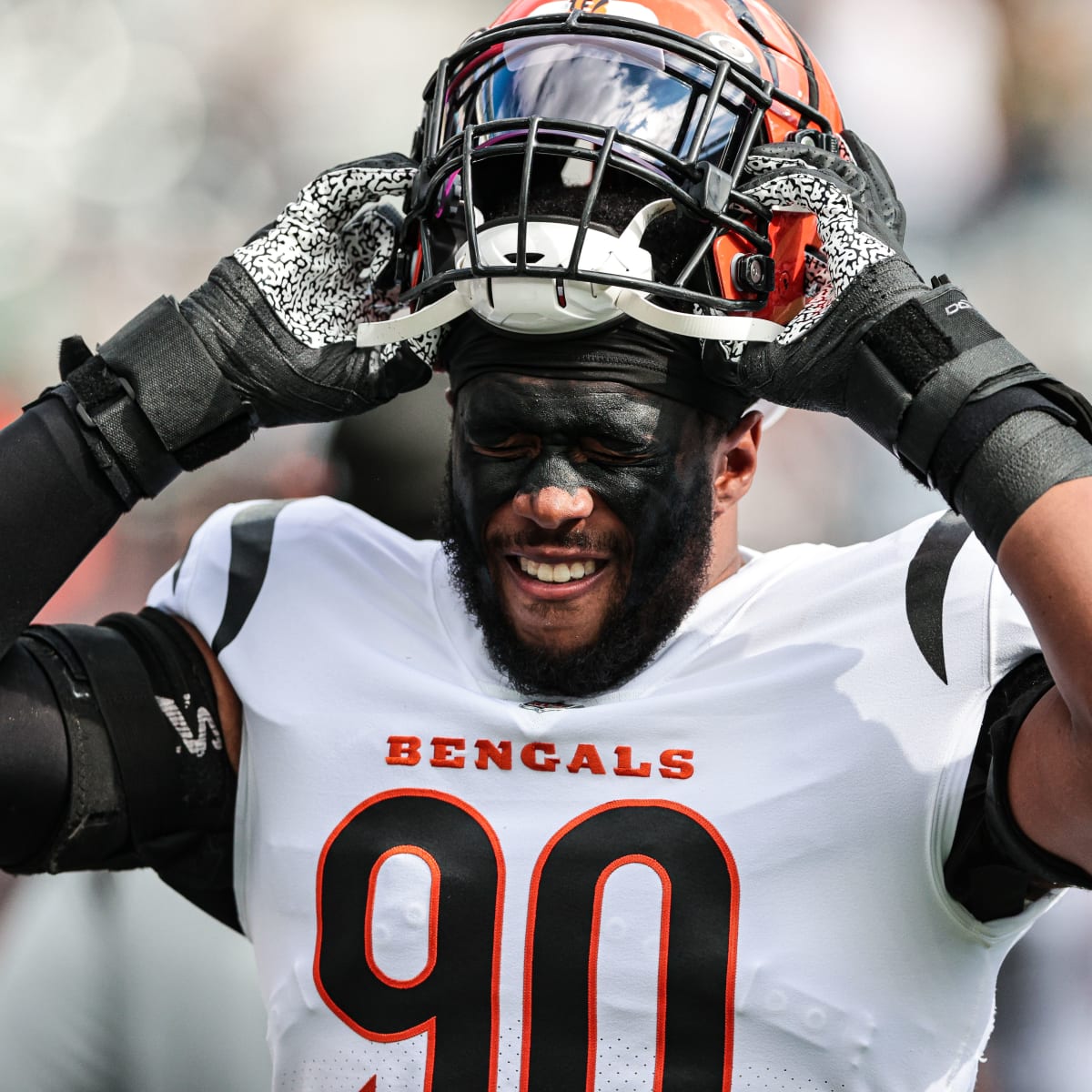 Colts Sign DE Khalid Kareem from Bengals Practice Squad; Waive S