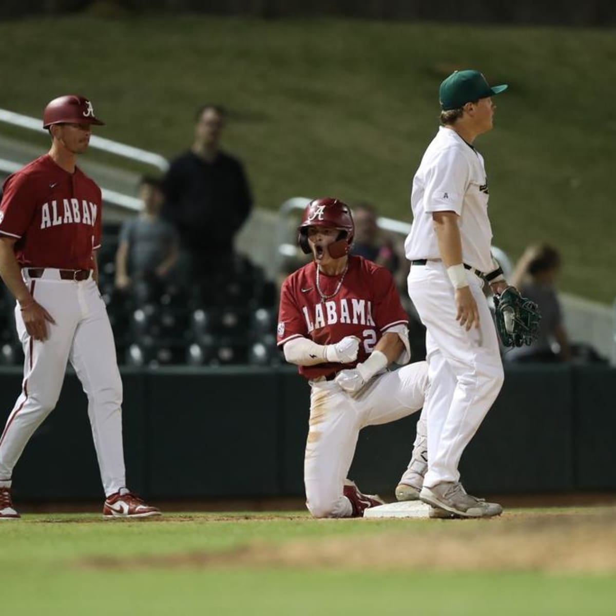 Alabama Baseball Surges past the UAB Blazers in Midweek Battle - Gameday