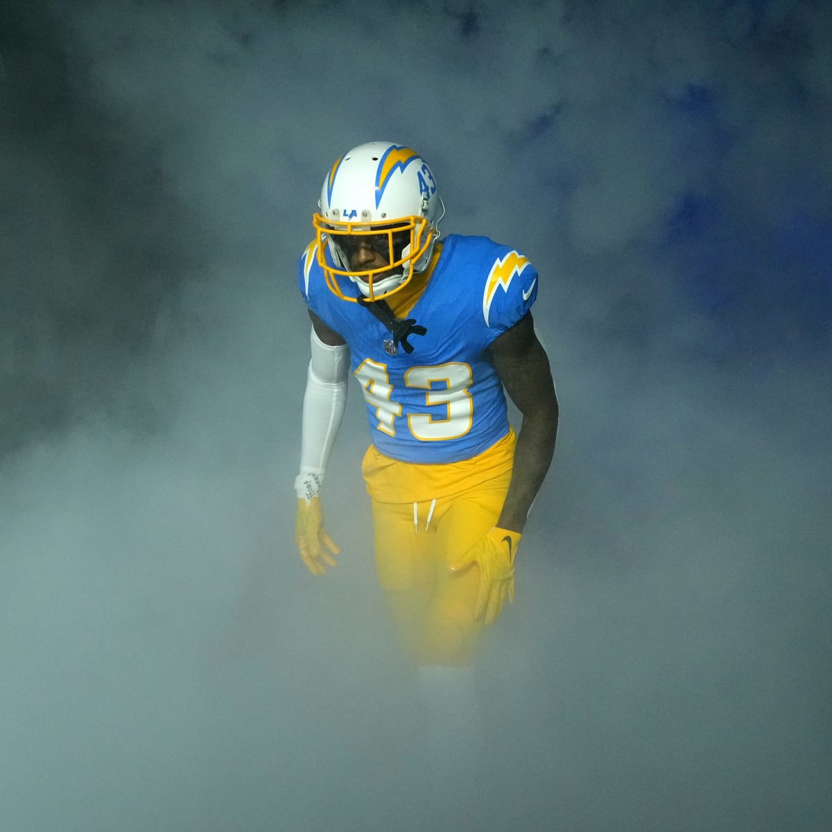 Los Angeles Chargers Ex Michael Davis Signs with Washington Commanders -  Sports Illustrated Washington Football News, Analysis and More