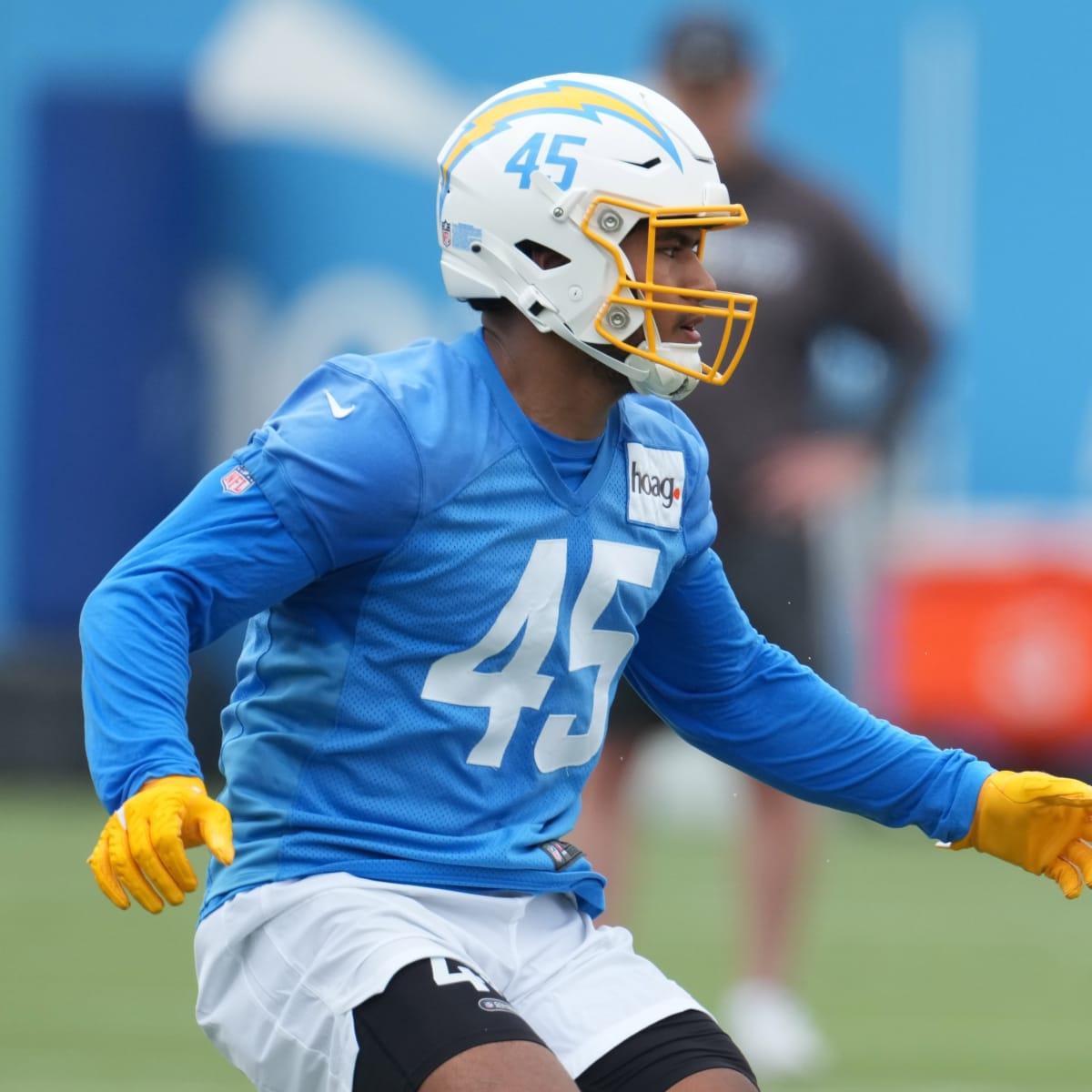 Chargers stay local, draft LA natives Tuipulotu, Henley