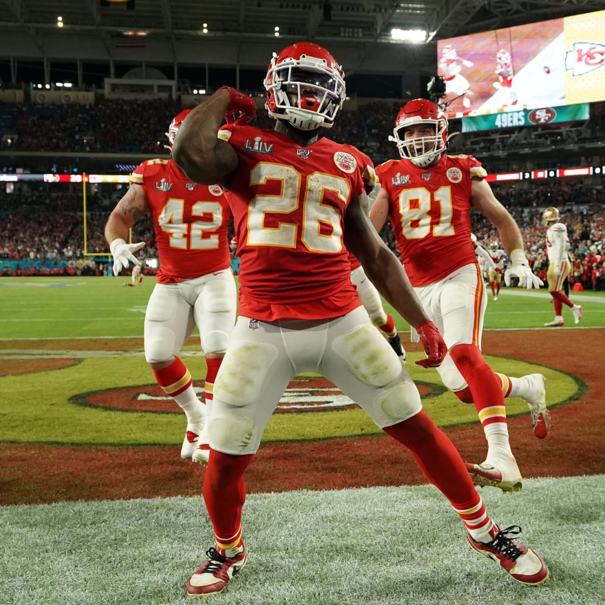 Ex-Chiefs RB Damien Williams Signs With Raiders: Report