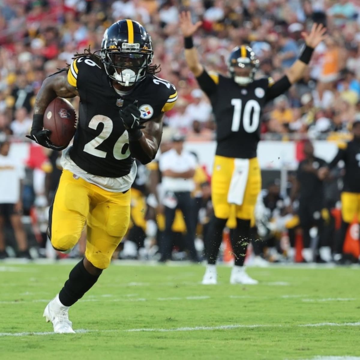 Pittsburgh Steelers Offense Shines in Preseason Win Over