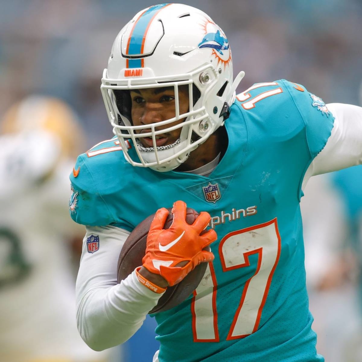 Miami Dolphins News  Jaylen Waddle Injury Update + Latest Mike McDaniel  Comments on Injuries 