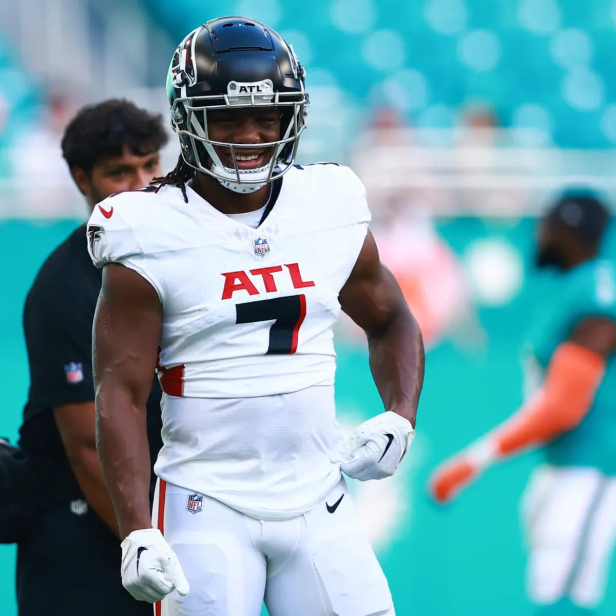 Did Bijan Robinson play vs. Dolphins? Why Falcons star rookie didn't see  the field in preseason Week 1