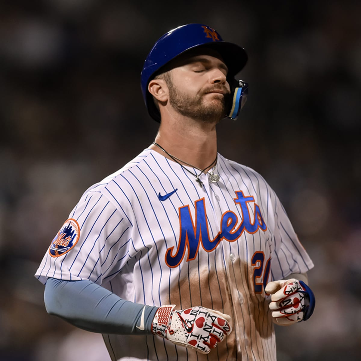 New York Mets fans react to Pete Alonso hitting a home run after sprinting  to dugout to get ready for his at-bat: He's been preparing for this