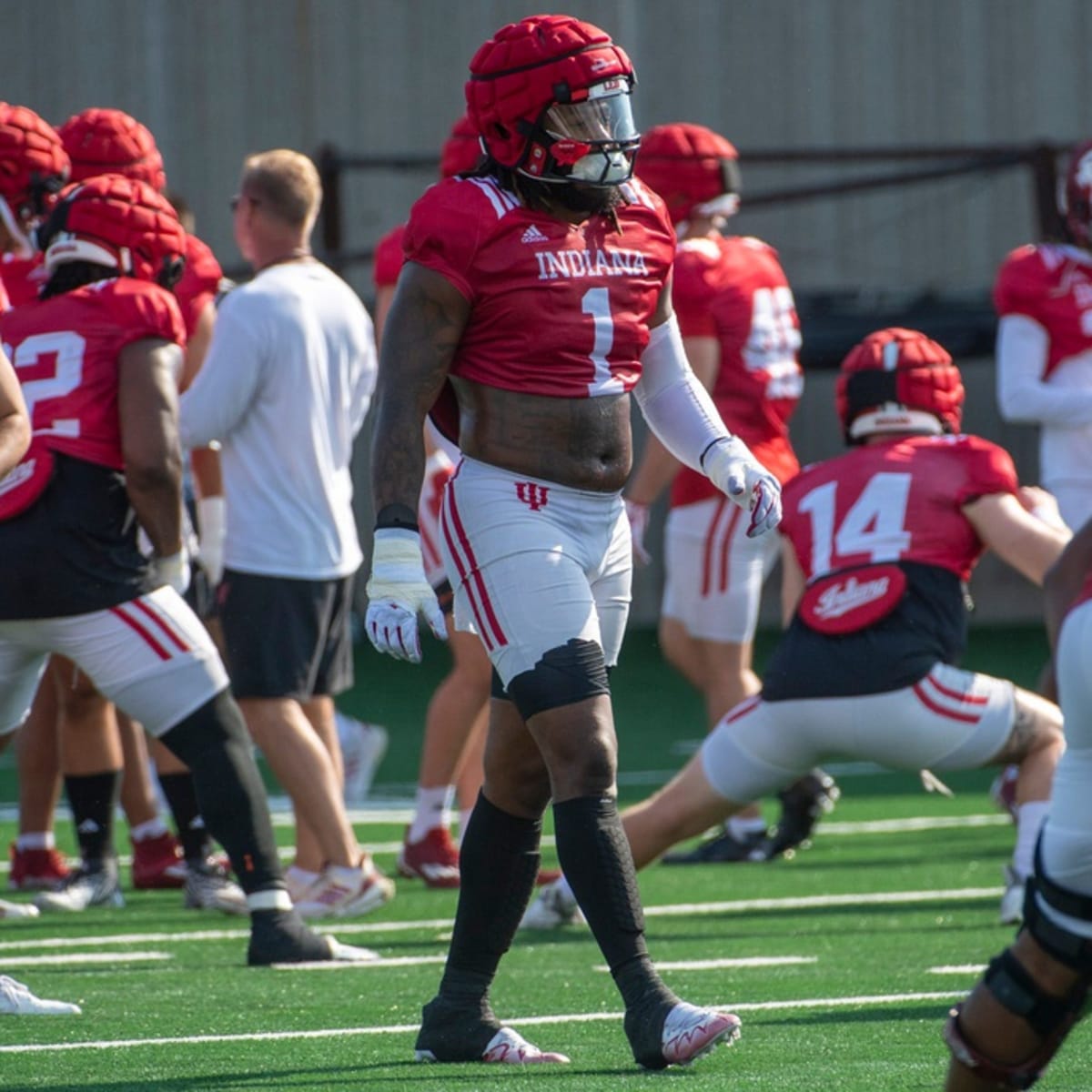 Indiana football's Andre Carter named to Bednarik Award Watch List -  Indiana Daily Student