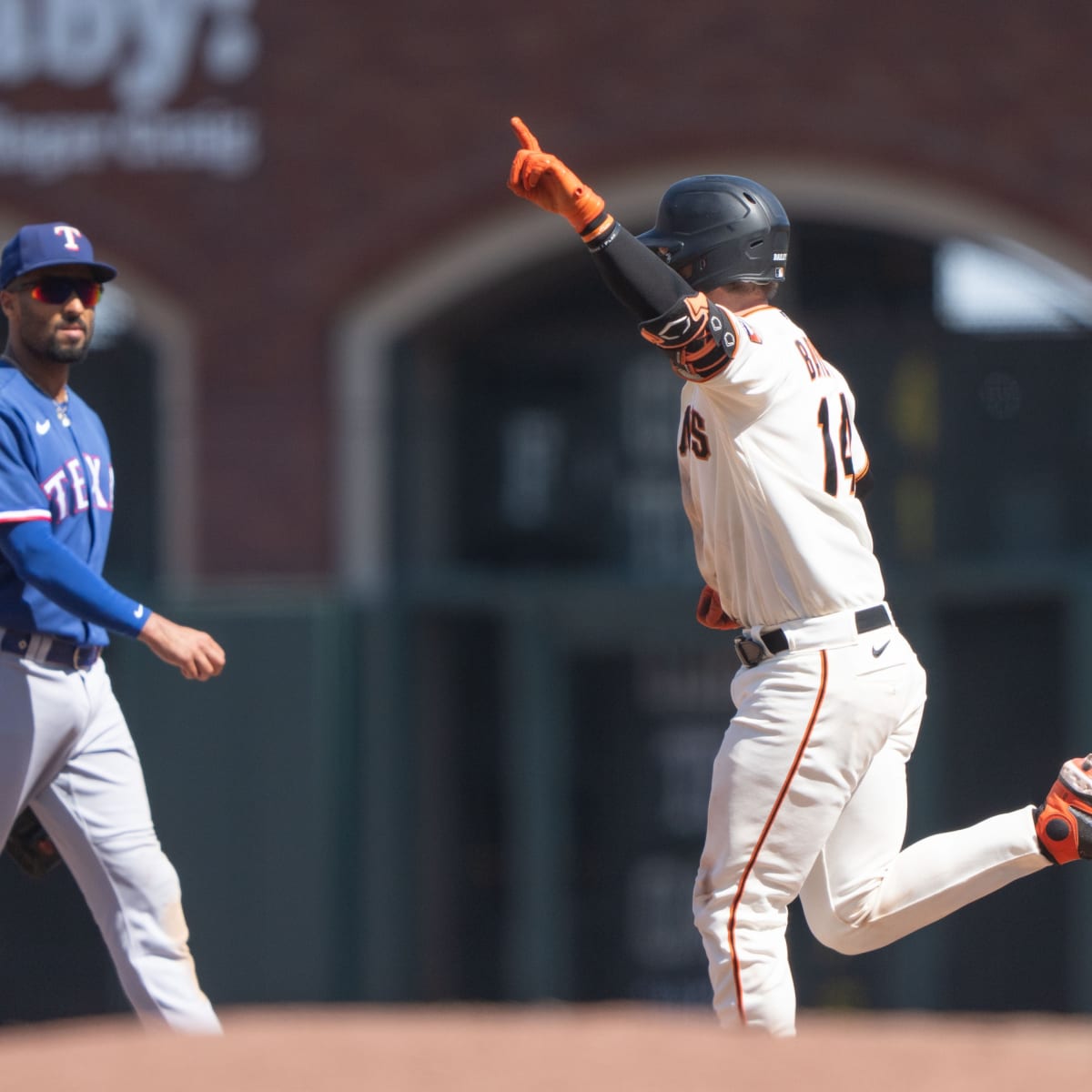 Rangers walk it off vs. Nationals, Sports