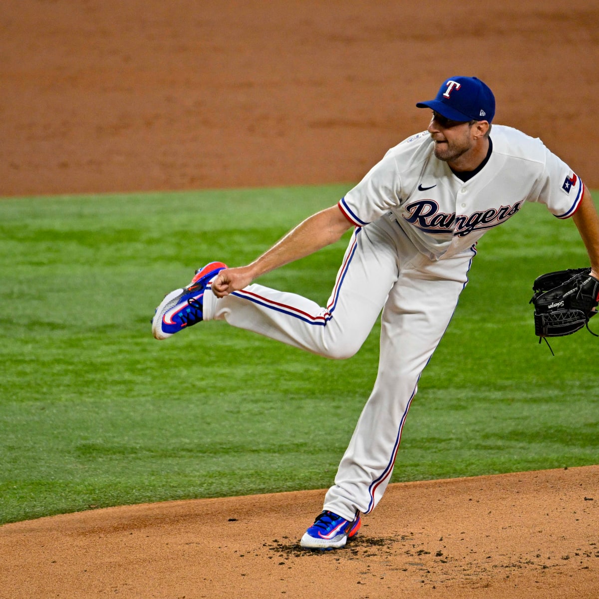 Max Scherzer throws to hitters, setting Rangers up with tricky