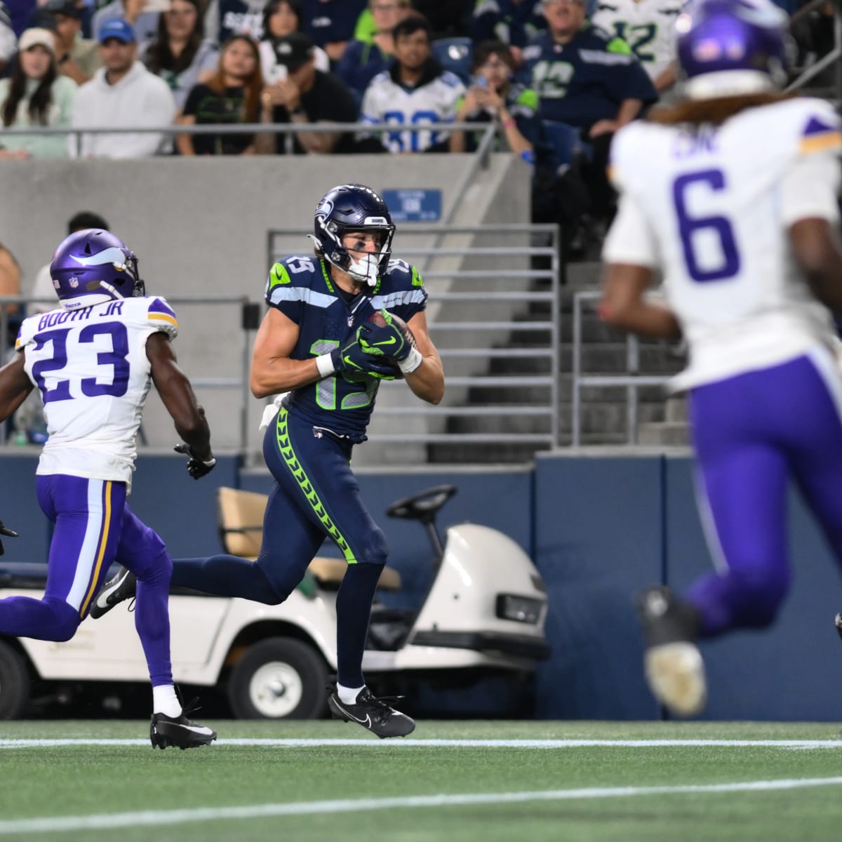 Minnesota Vikings cornerback Andrew Booth Jr. warms up before