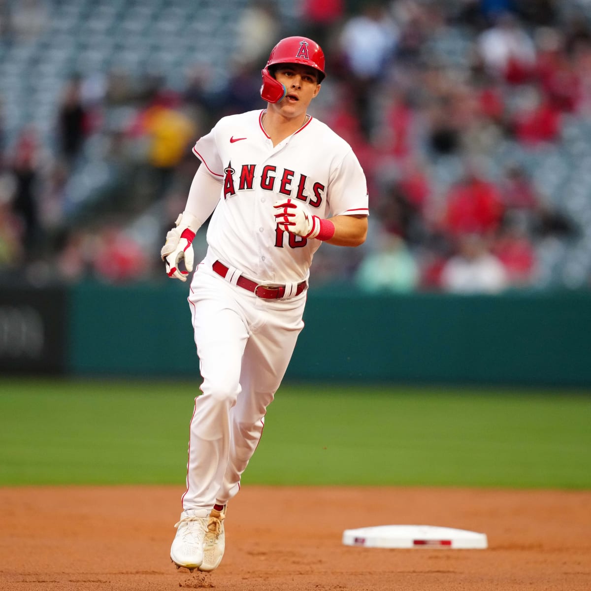 Angels' Mickey Moniak has a kindred spirit in Manager Phil Nevin