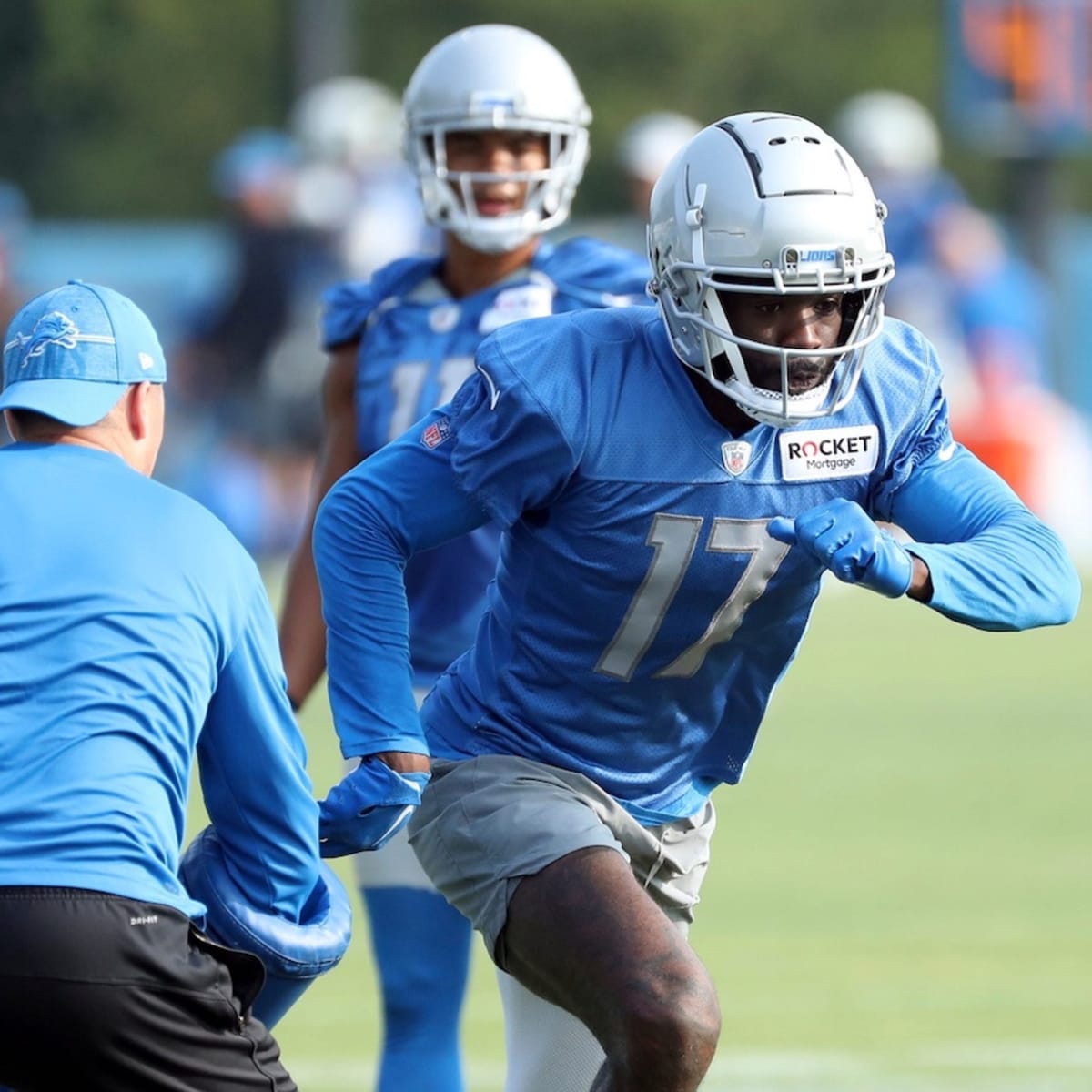 Detroit Lions to wear all-blue uniforms against Steelers 