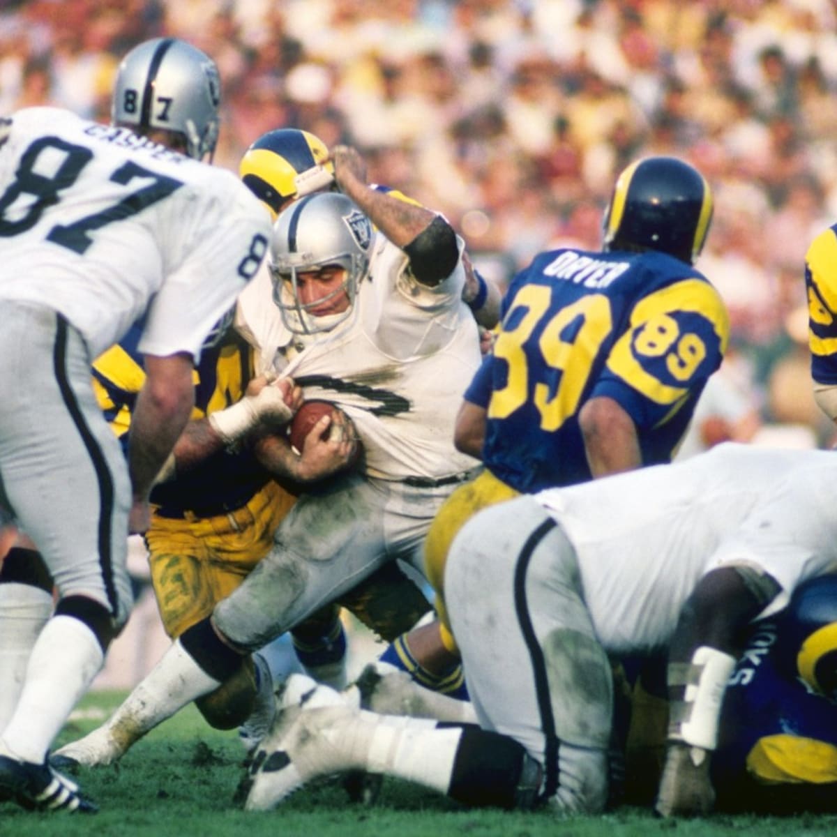 RAIDERS-RAMS RIVALRY IN PICTURES