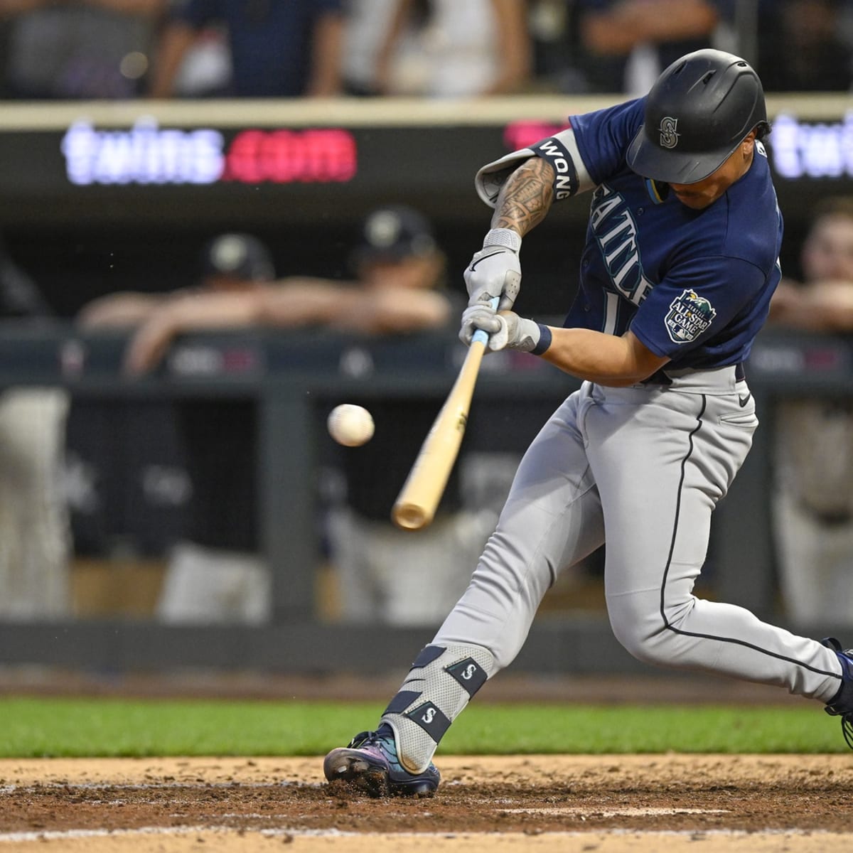 Dodgers catch break with hole in glove, 03/20/2024