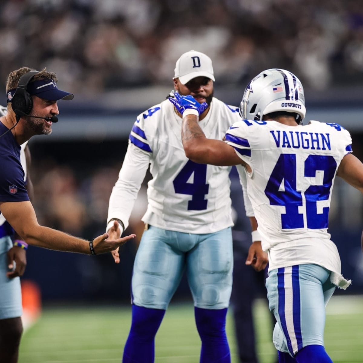 Deuce Vaughn Breaks Loose for Long Touchdown Run - Stadium