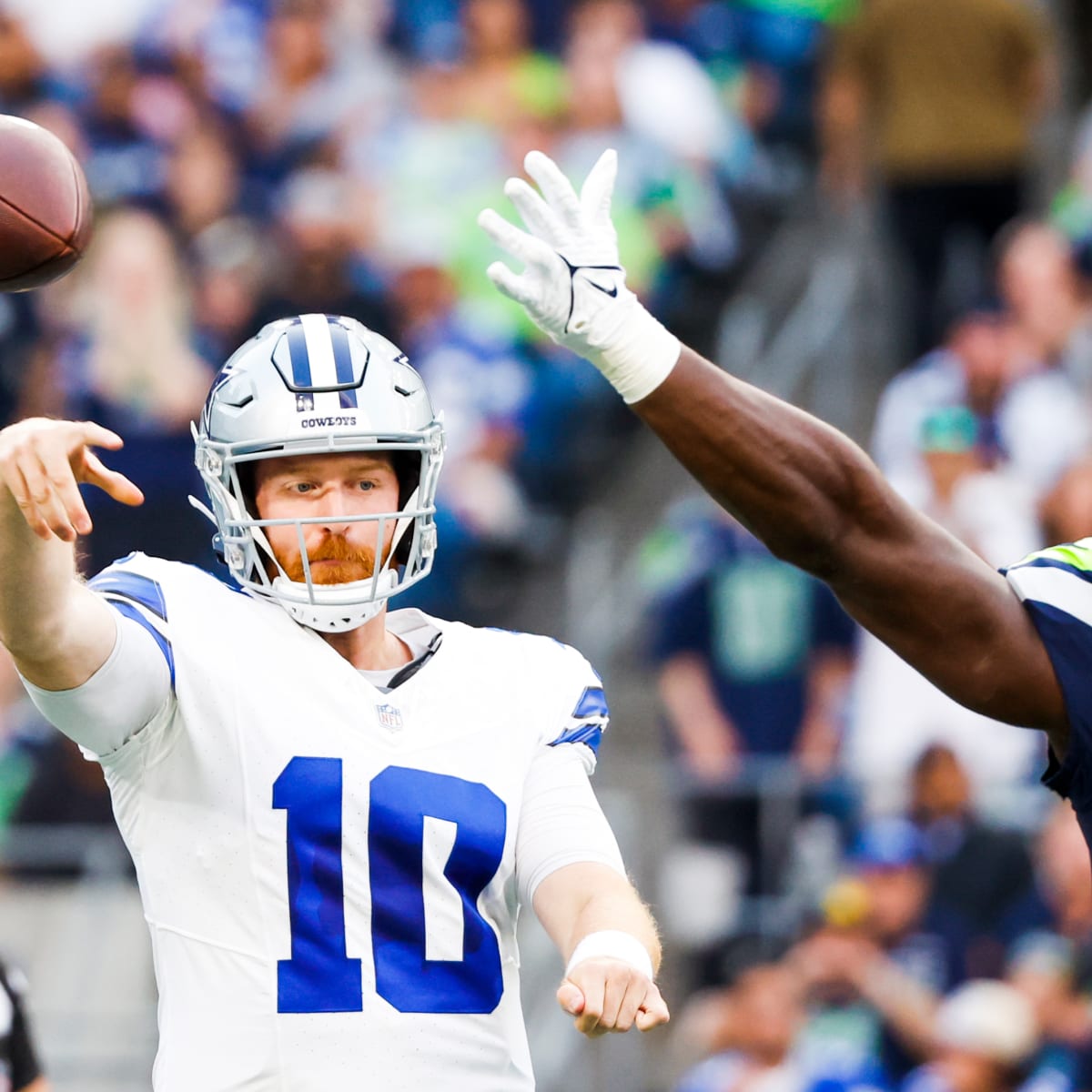 Seattle Seahawks Lead Dallas Cowboys at Halftime as Geno Smith