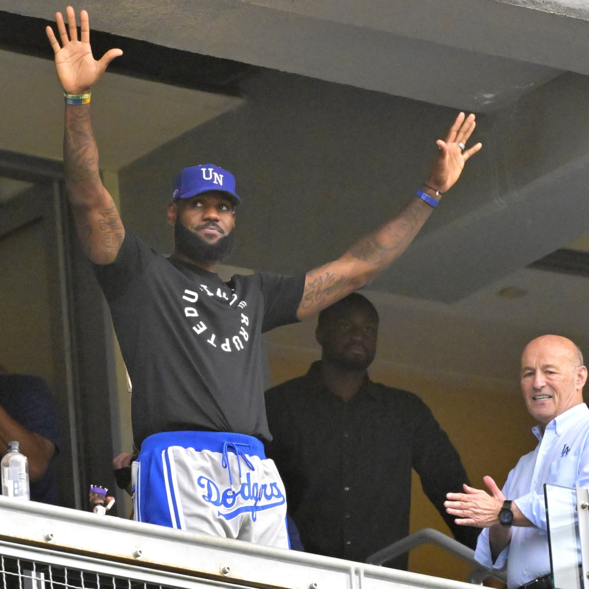 LeBron enjoys the Dodgers-Marlins game 