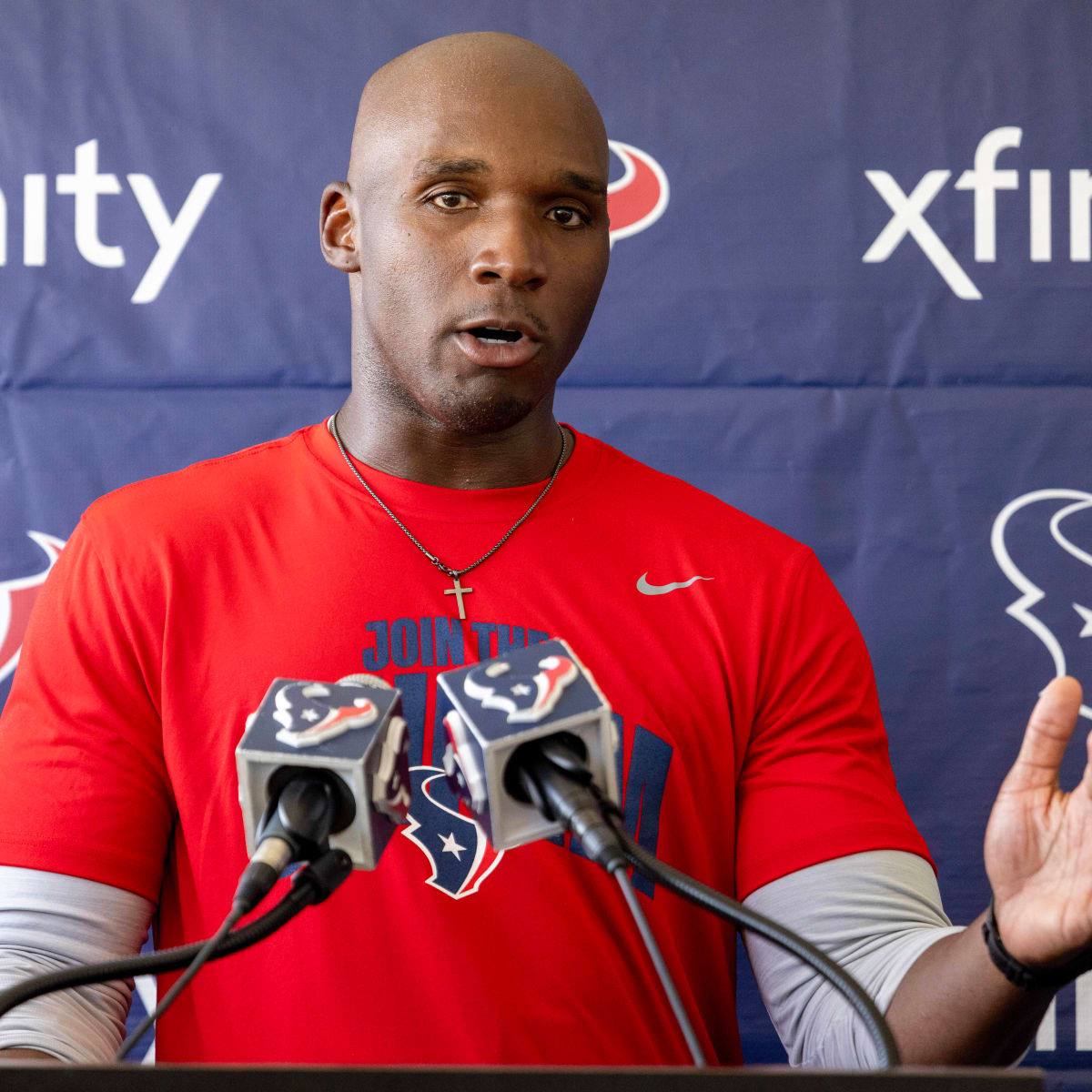 DeMeco Ryans Era Begins as Houston Texans Travel to Baltimore for