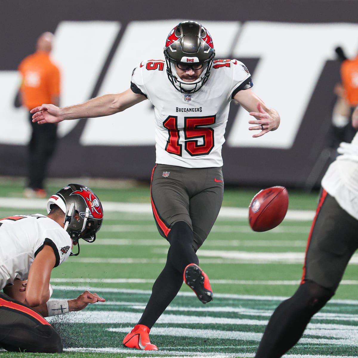 Tampa Bay Buccaneers sign kicker Rodrigo Blankenship - Bucs