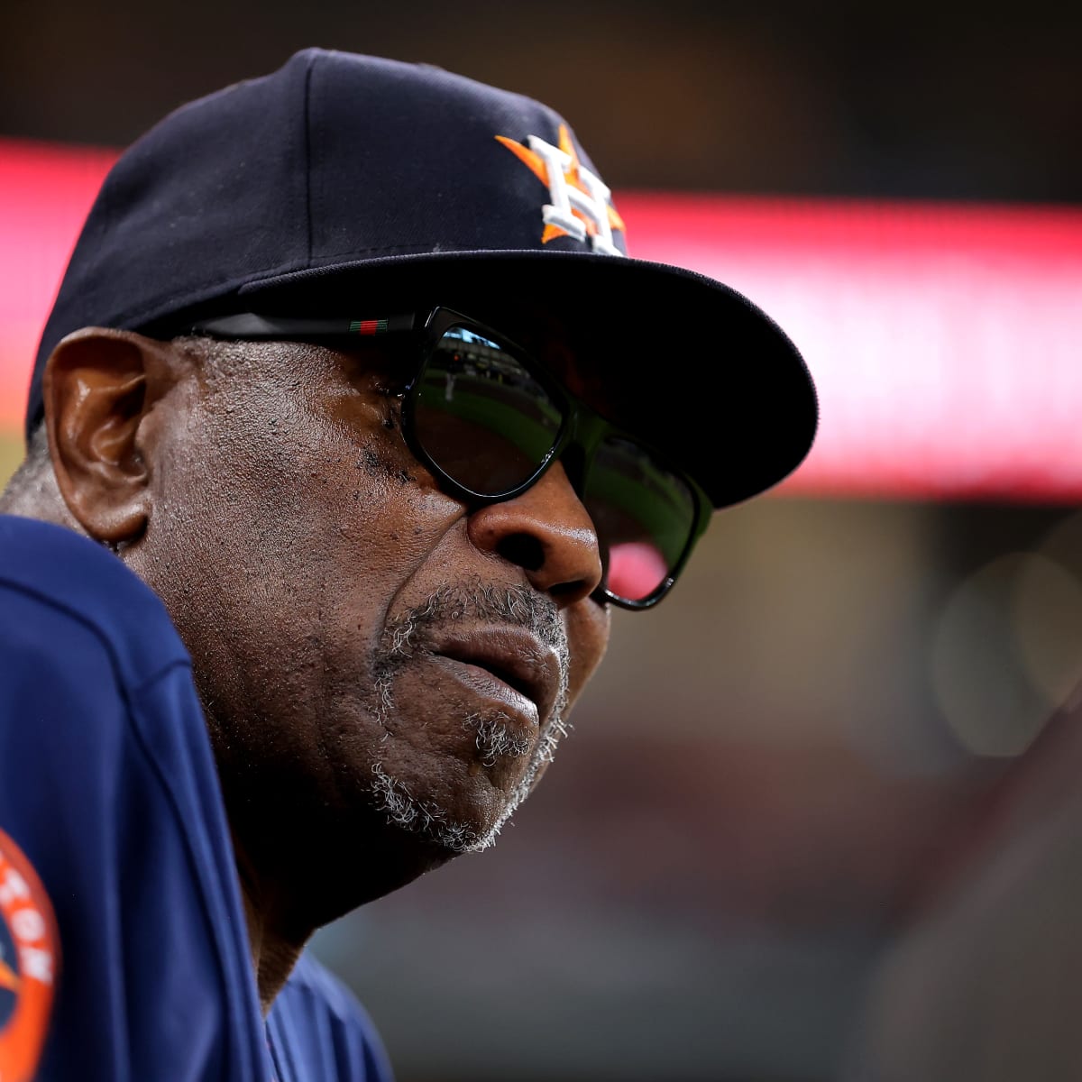 Dusty Baker Gets 53rd Postseason Win & 30th As A Houston Astros Manager, Stros' Cruise To 9-1 Game 3 ALDS Win Over Minnesota Twins