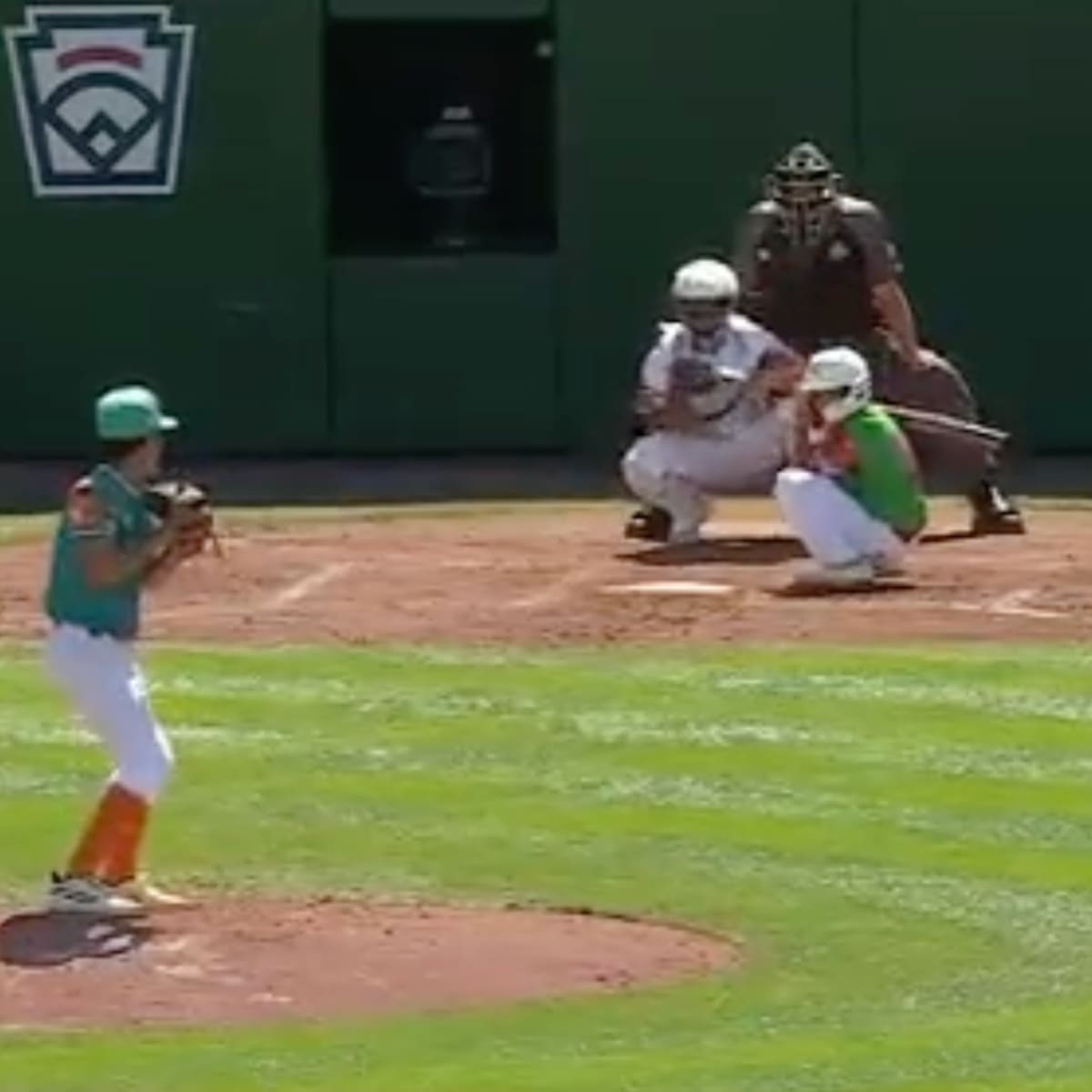 MLB, Little League World Series players imitate each other