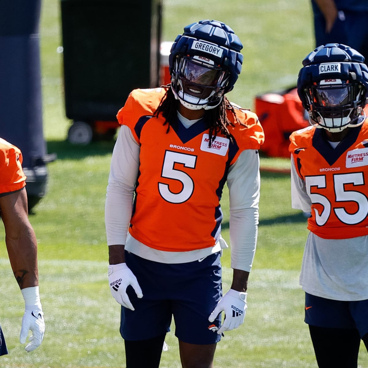 Denver Broncos Unveil New Uniform Combination for Jaguars Game - Sports  Illustrated Mile High Huddle: Denver Broncos News, Analysis and More