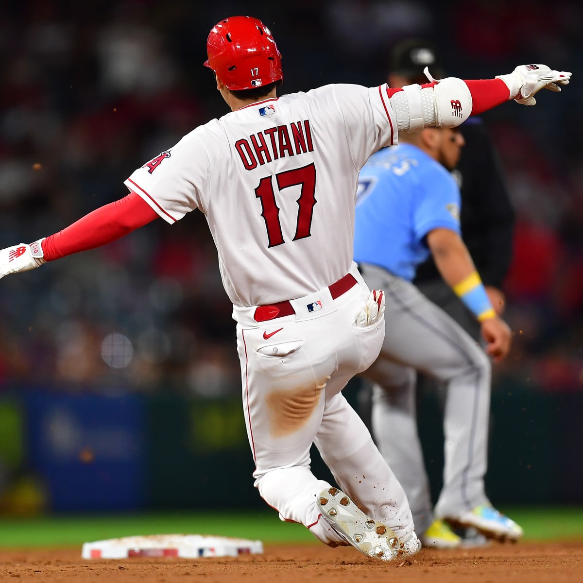 Reds spoil Mike Trout's return to the Angels' lineup