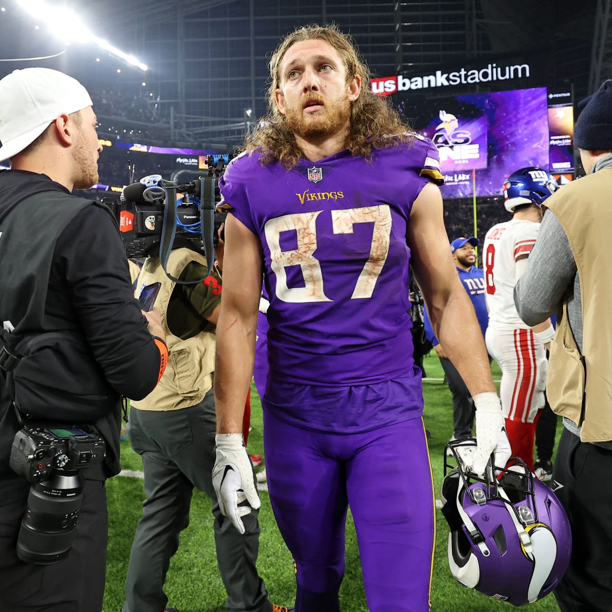 Hockenson now dealing with back stiffness as Vikings and Cardinals practice  together