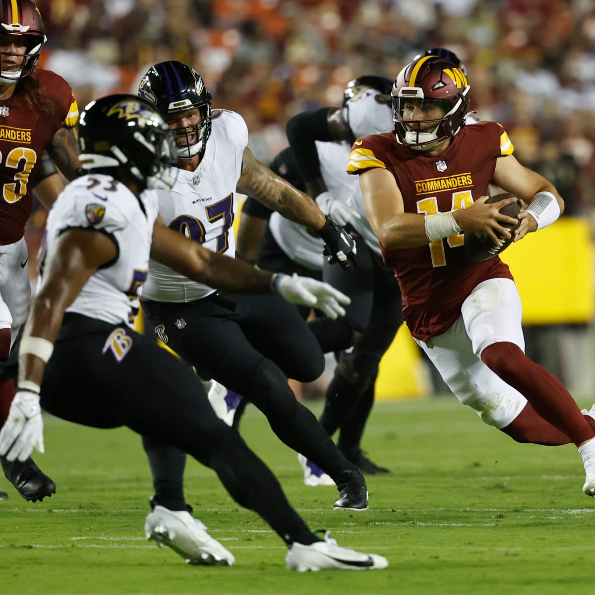 Baltimore Ravens linebacker Del'Shawn Phillips (53) runs for the play  during an NFL football game against the Cincinnati Bengals, Sunday, Jan. 8,  2023, in Cincinnati. (AP Photo/Emilee Chinn Stock Photo - Alamy