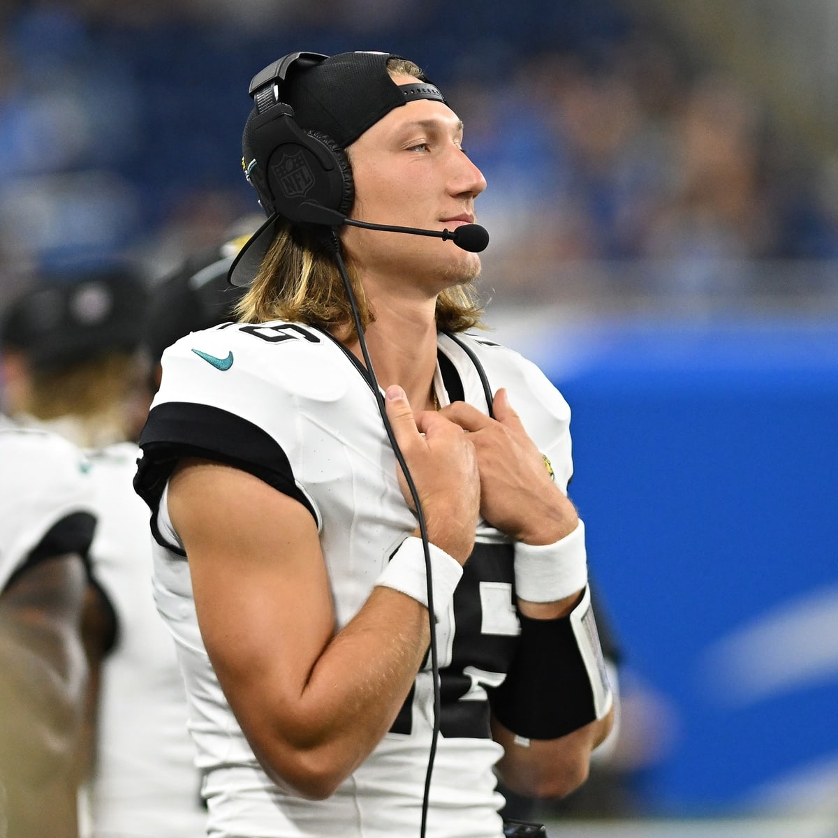 October 23, 2022: Jacksonville Jaguars quarterback Trevor Lawrence (16) in  the huddle calls a play during the 2nd half game against the New York  Giants in Jacksonville, FL. Romeo T Guzman/CSM/Sipa USA.(Credit