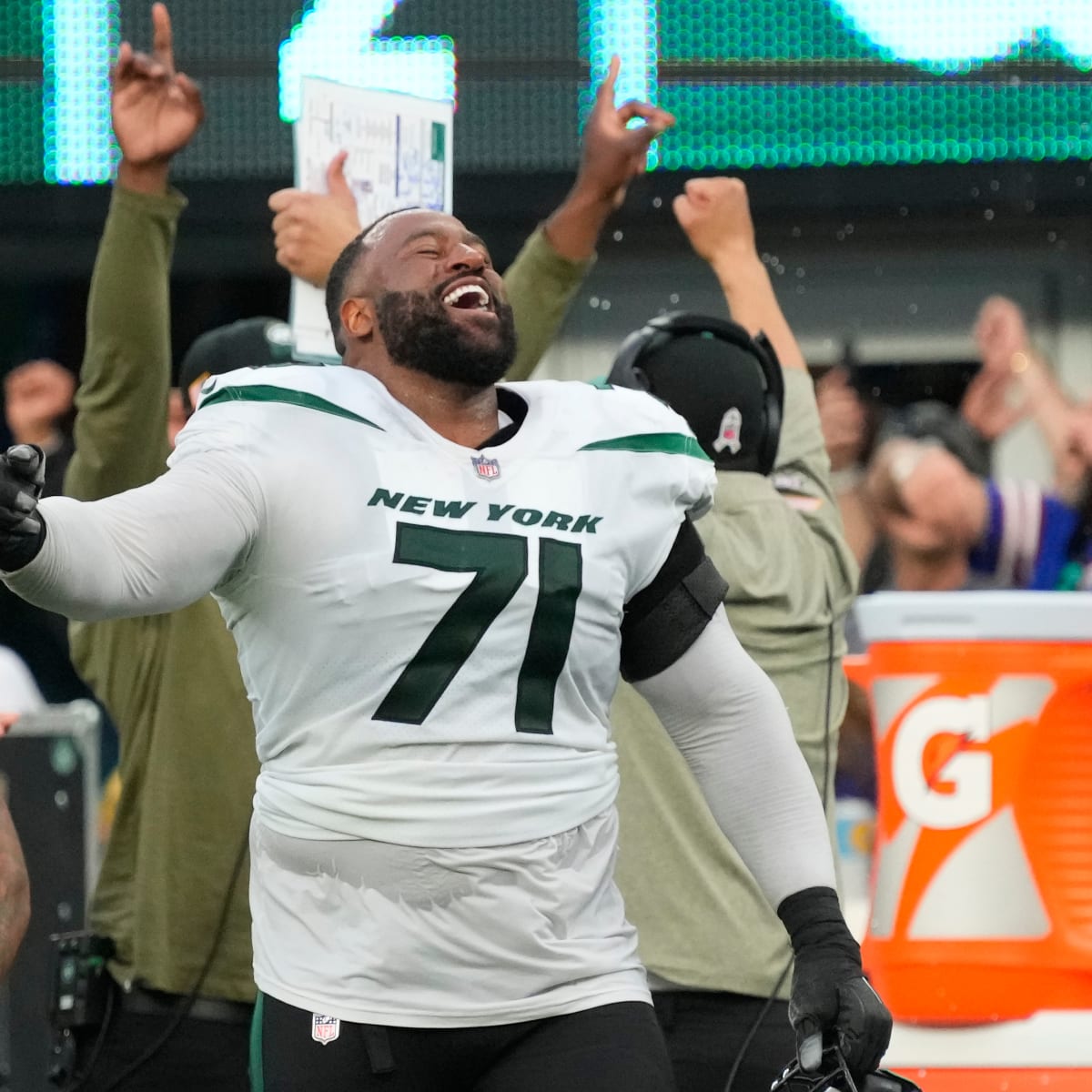 New York Jets sign OT Duane Brown: Gang Green giving Zach Wilson