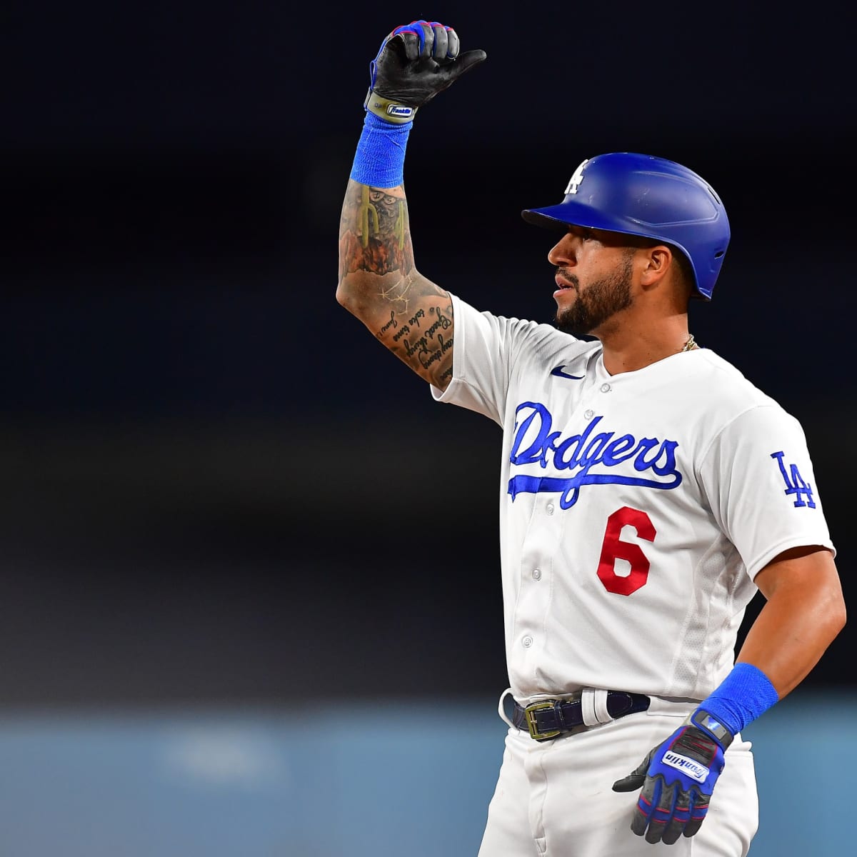 Dodgers sign outfielder David Peralta to one-year deal - CBS Los