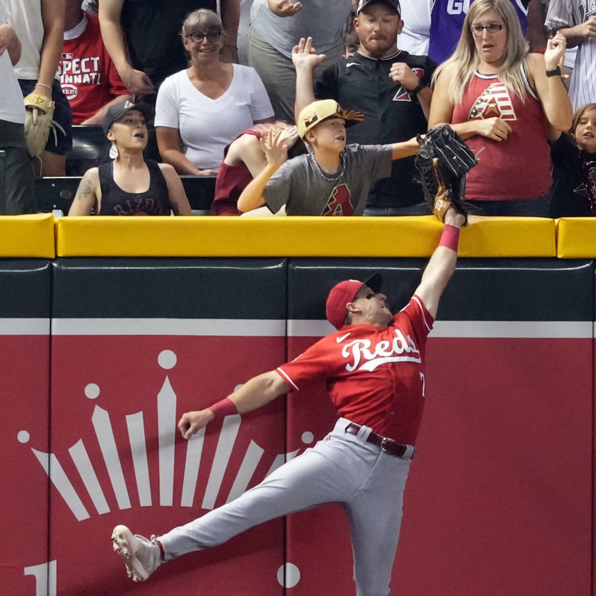 Diamondbacks' Tommy Pham gets into spat with fan from on-deck circle