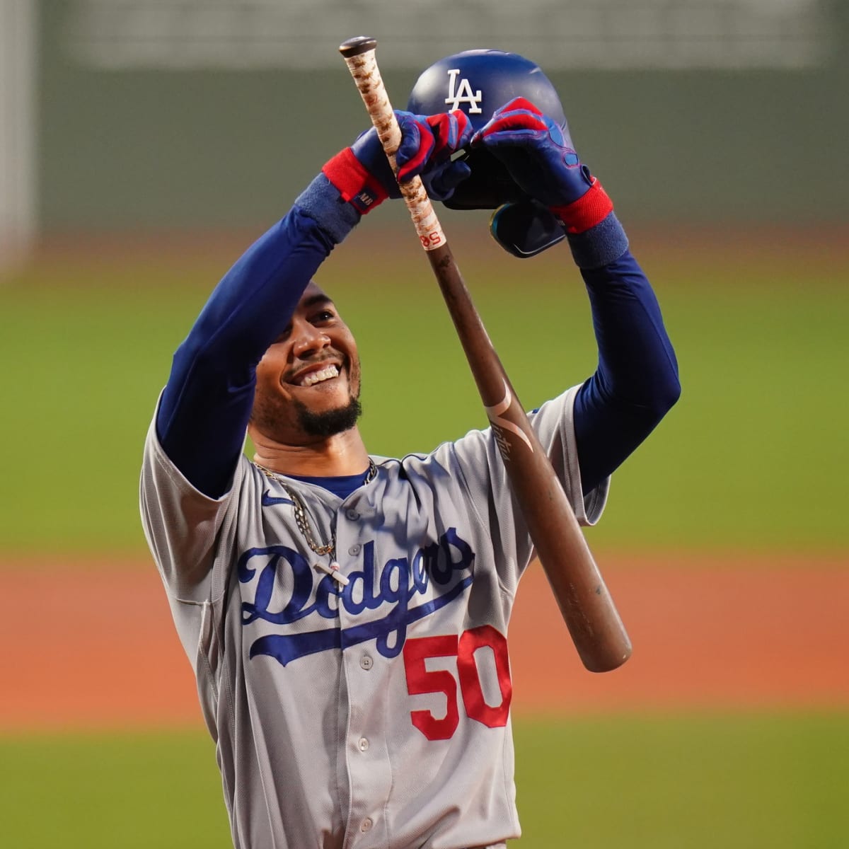 Dodgers 5, Mets 1: Mookie Betts' big day & comical Mets defense makes it 6  wins in a row – Dodgers Digest