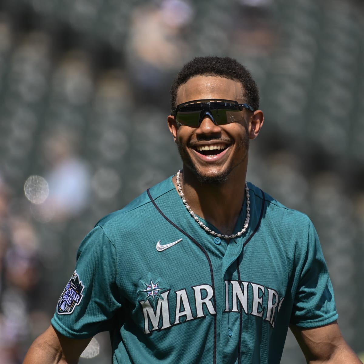 Mariners rookie Julio Rodríguez becomes fastest player to reach 15