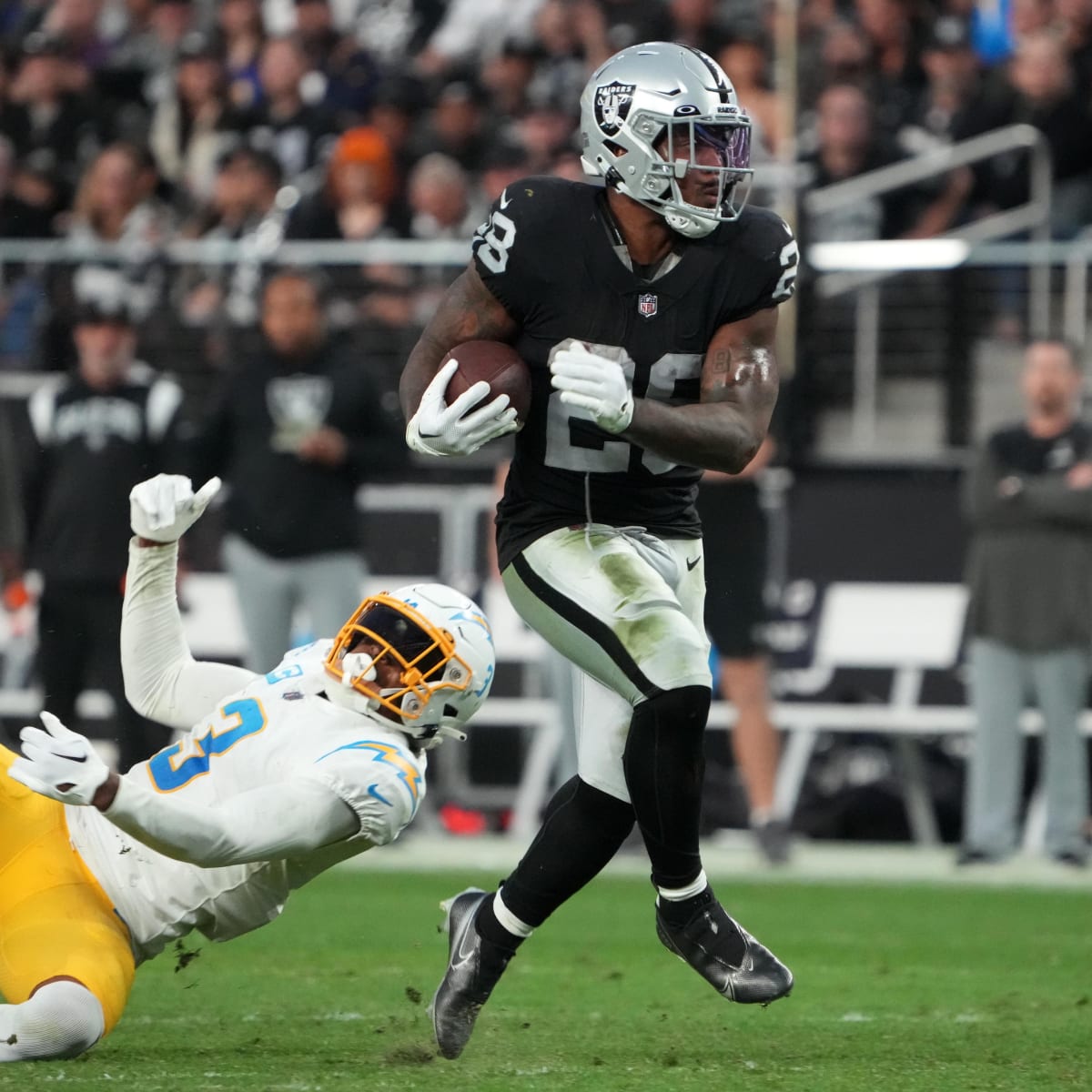 LOOK: All-black Raiders uniform mock-up and RB Josh Jacobs approves