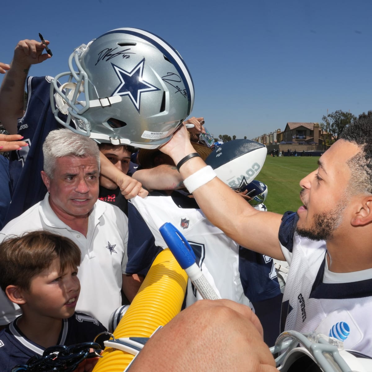 Cowboys' CeeDee Lamb roasts Deuce Vaughn for rookie mistake