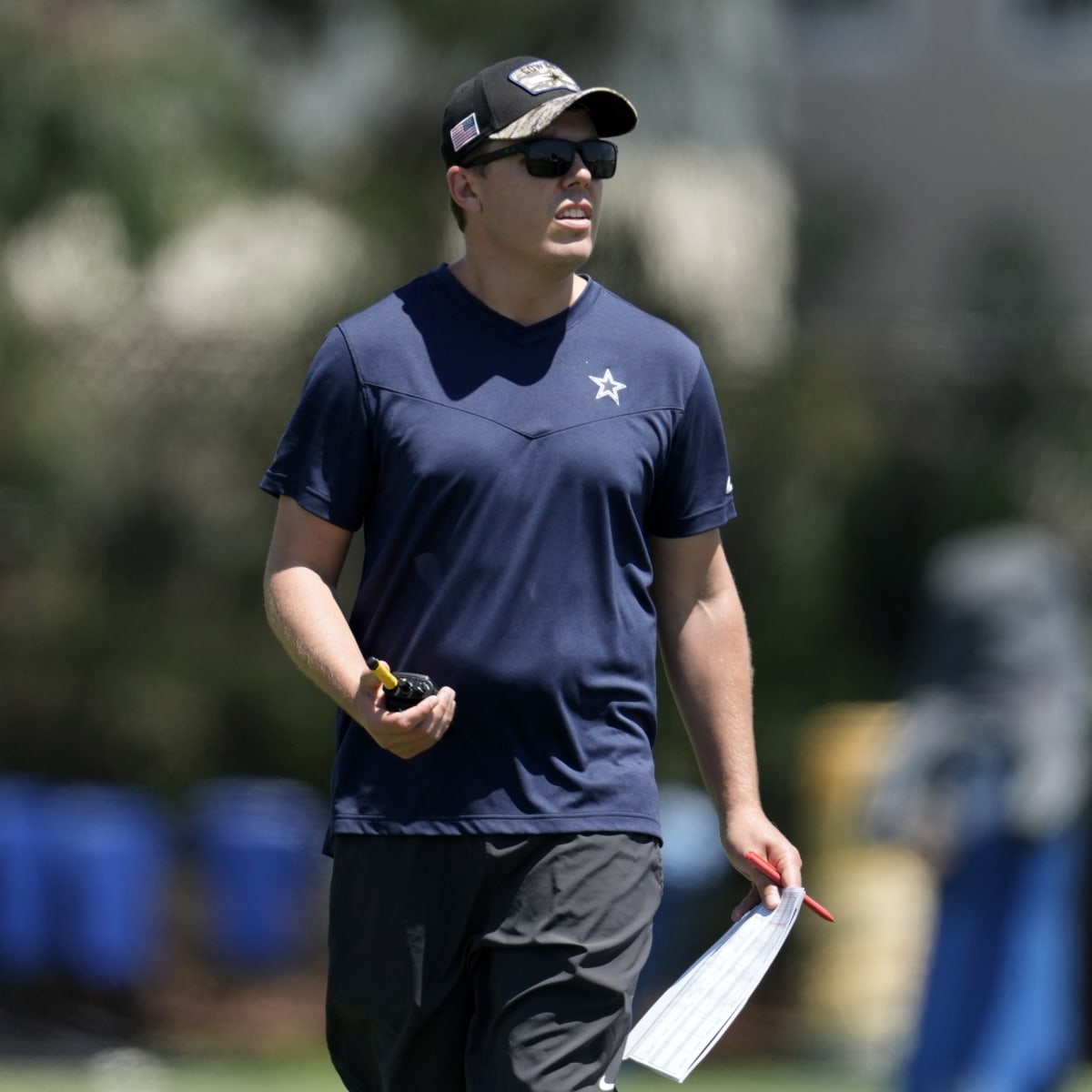 UW offensive coordinator candidate Kellen Moore expected to remain with Dallas  Cowboys