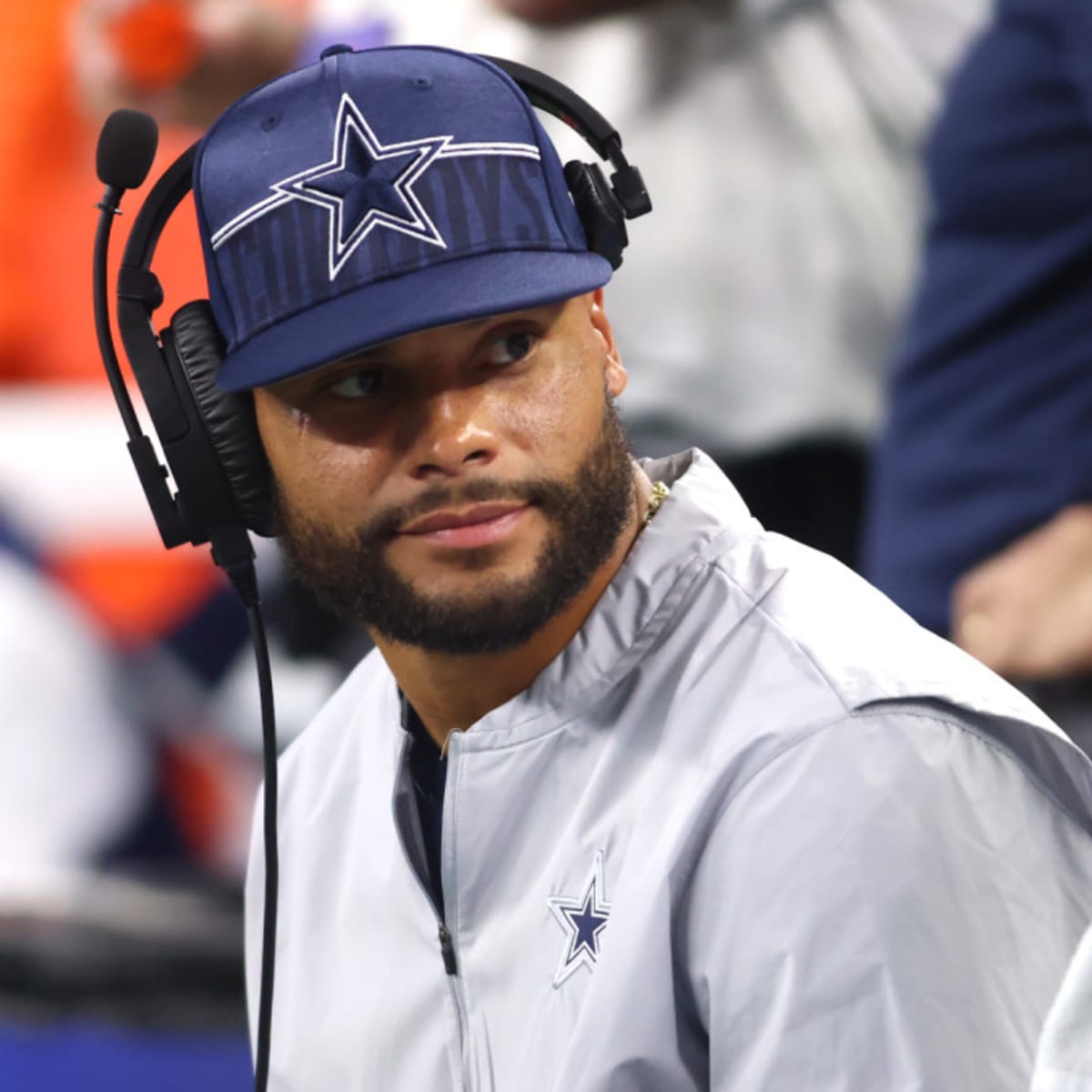 Dallas Cowboys quarterback Dak Prescott showcases epic cowboy hat after  signing tender