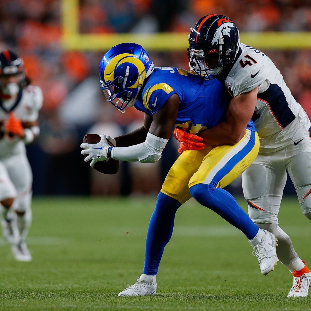 Denver Broncos on X: Rookie & the vet. #WPMOYChallenge +