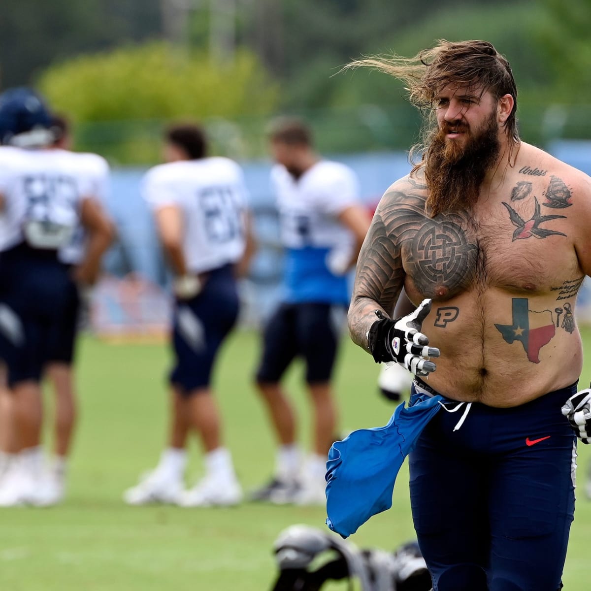 Justin M on X: The #Titans are releasing OG Jordan Roos, per source. Roos  is a veteran that's been with the Titans since 2021. He started several  games last season.  /