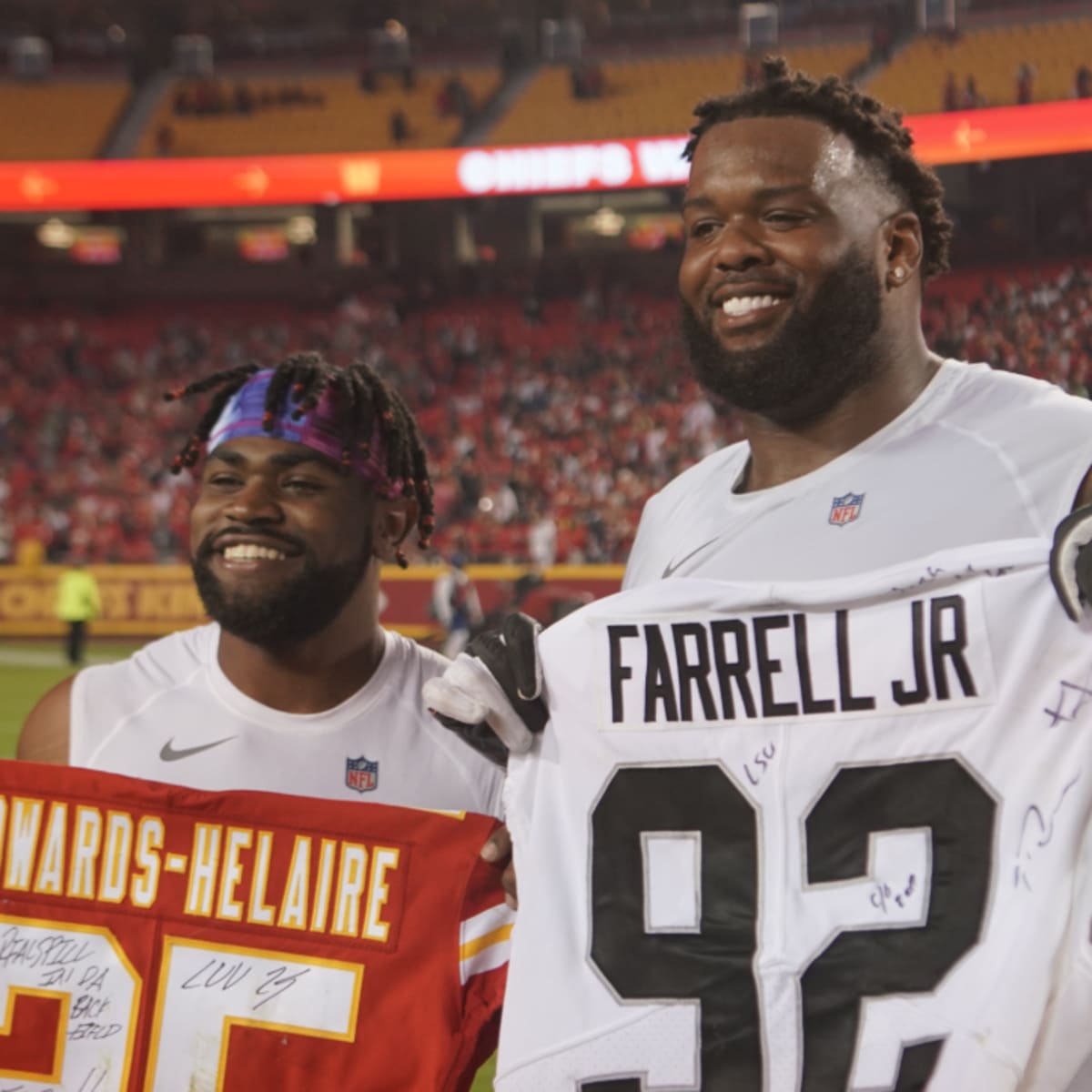 Chiefs trade for Raiders DT Neil Farrell amid Chris Jones holdout