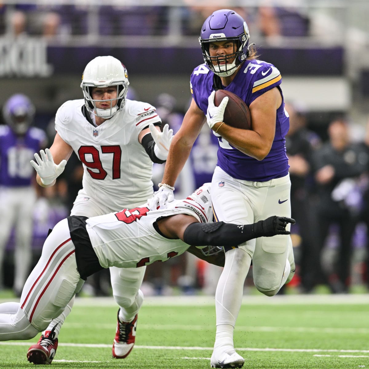 Christian Darrisaw doesn't start for Vikings, Josh Metellus leaves with  injury - Sports Illustrated Minnesota Vikings News, Analysis and More