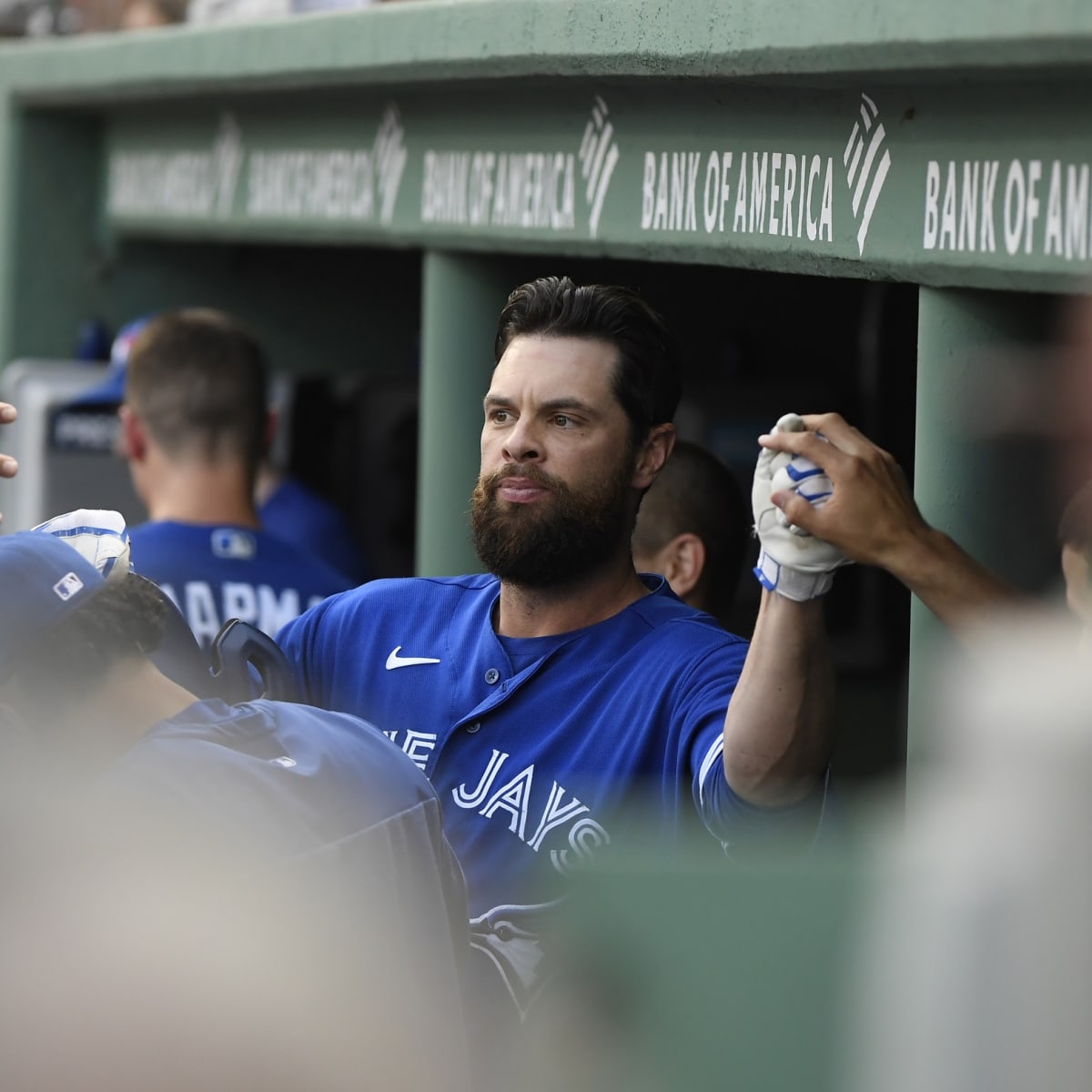 Why was Brandon Belt removed from Rangers game? Veteran Blue Jays