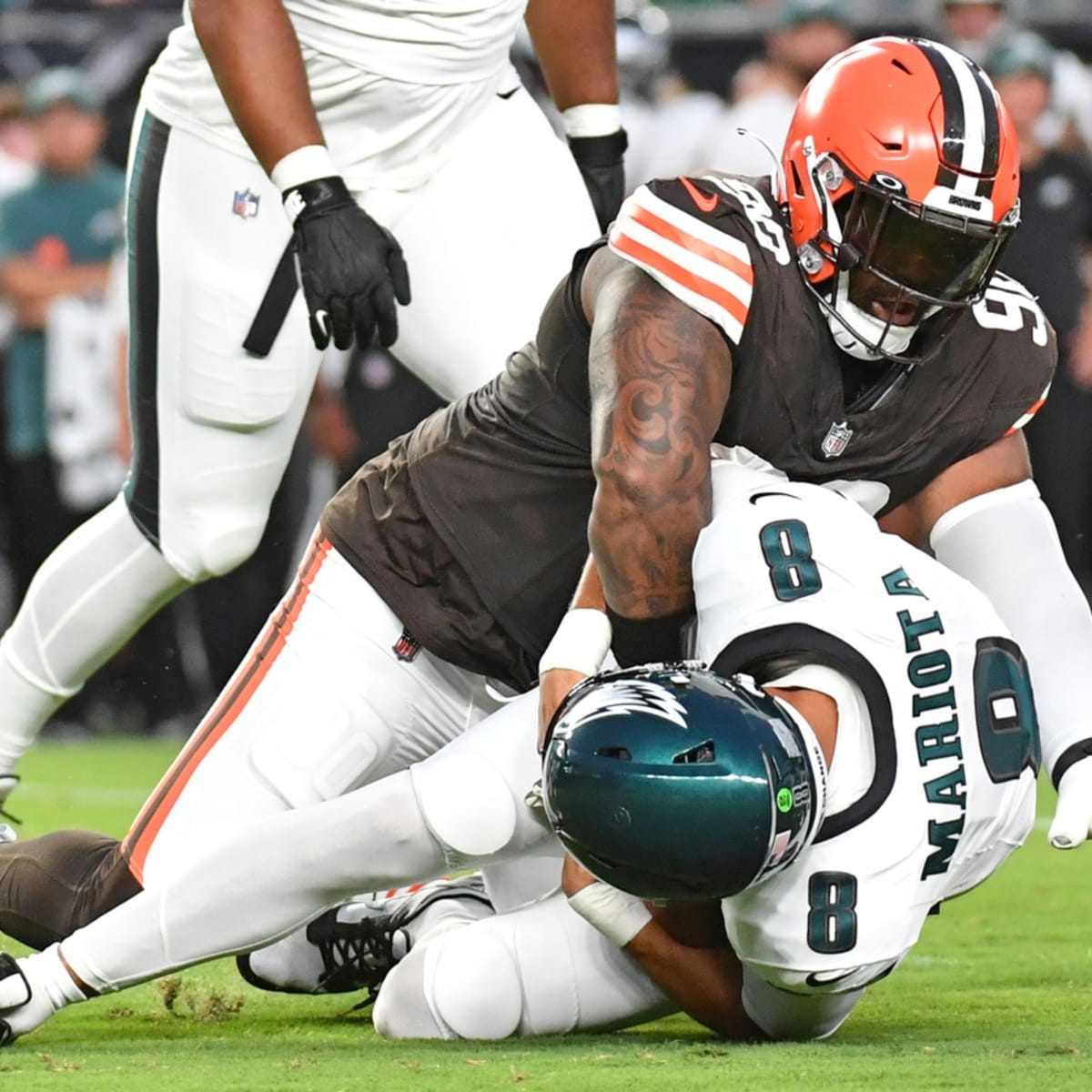 Former Michigan football DT Mo Hurst signs with Cleveland Browns