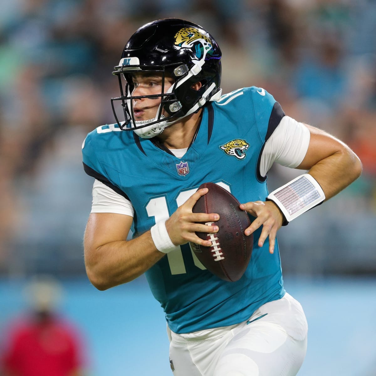 Jaguars promote S Loston, waive rookie DE Smith