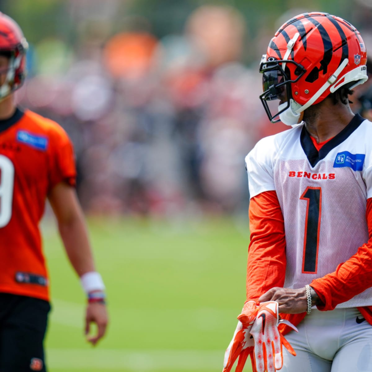 Cincinnati Bengals Wide Receiver Ja'Marr Chase Offers Thoughts on Joe  Burrow's Calf Injury - Sports Illustrated Cincinnati Bengals News, Analysis  and More