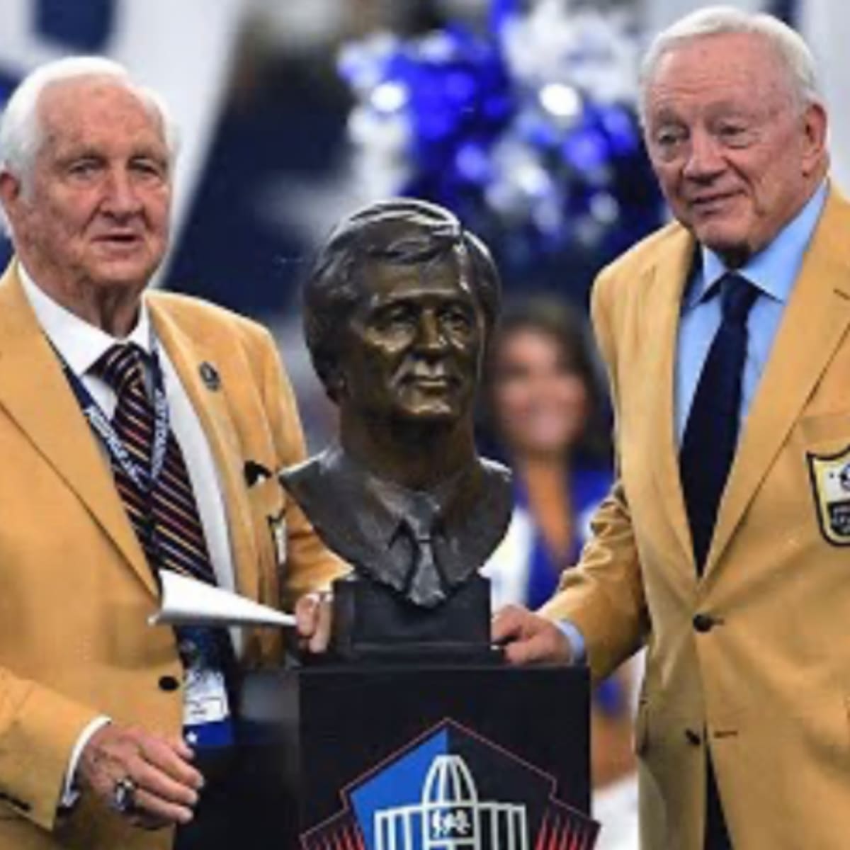 Jerry Jones Announces Death of Legendary Cowboys Executive