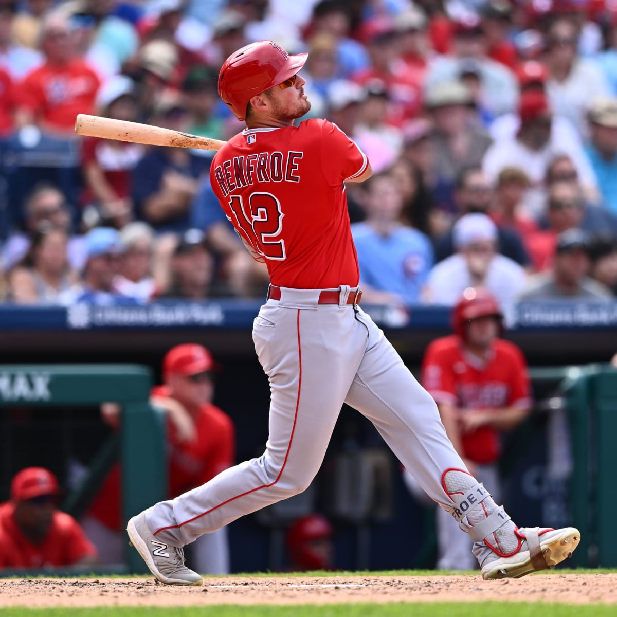 Reds acquire Renfroe, Bader off waivers in attempt to boost